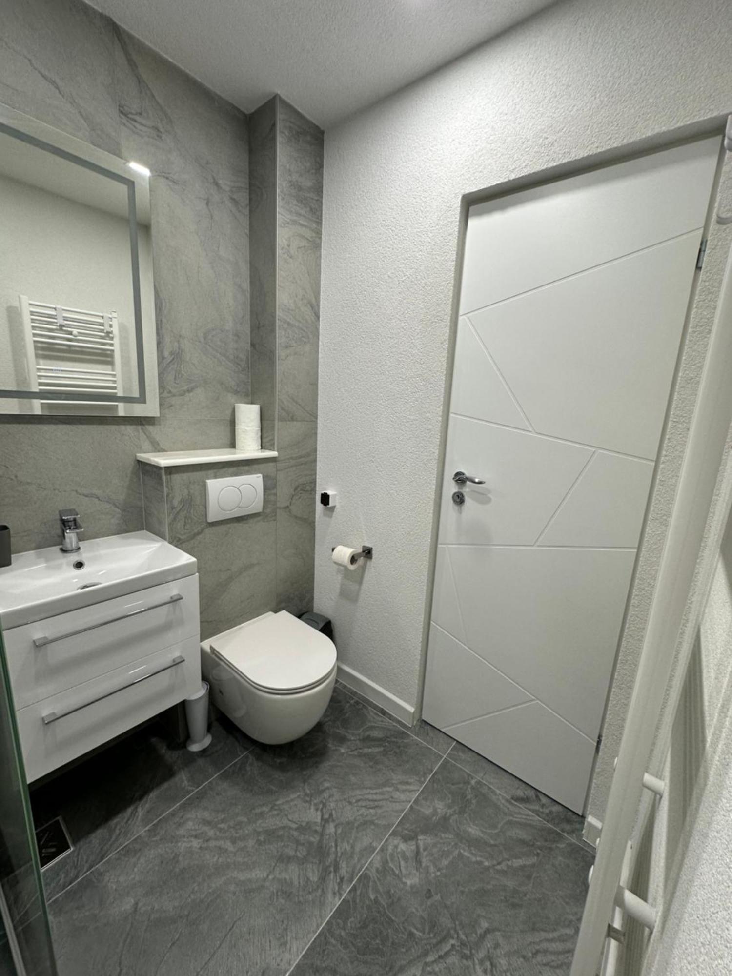 Apartament Ultra Central 3 Apartment Hunedoara Ngoại thất bức ảnh